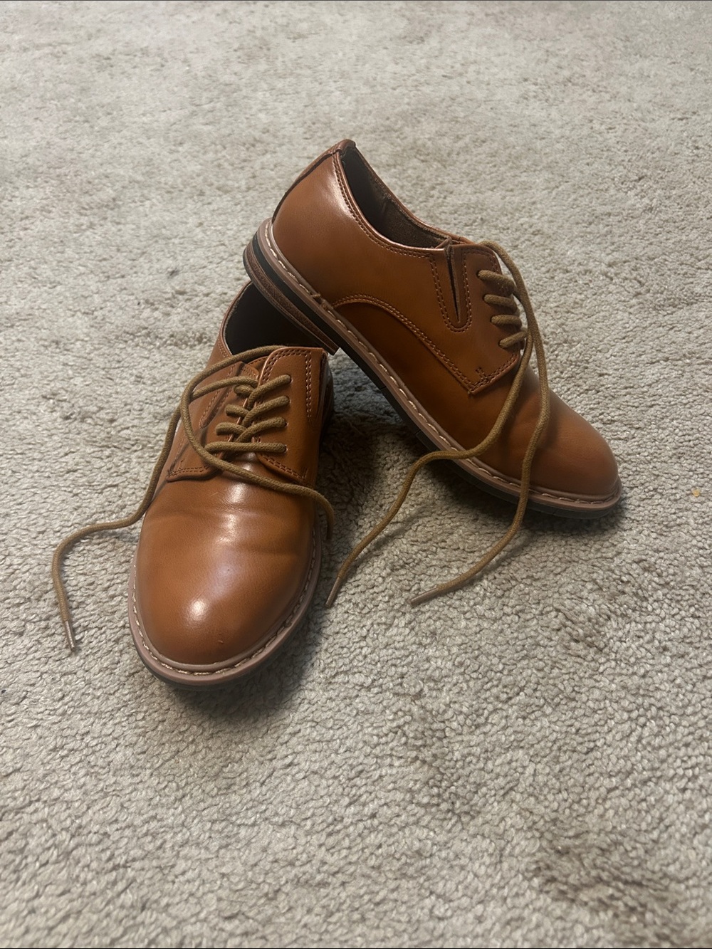 Classic Kids Lace-Up Dress Shoes in Tan